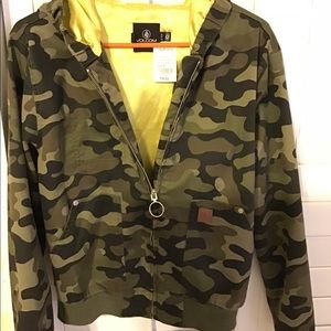 Volcom jacket made w/ sustainable materials